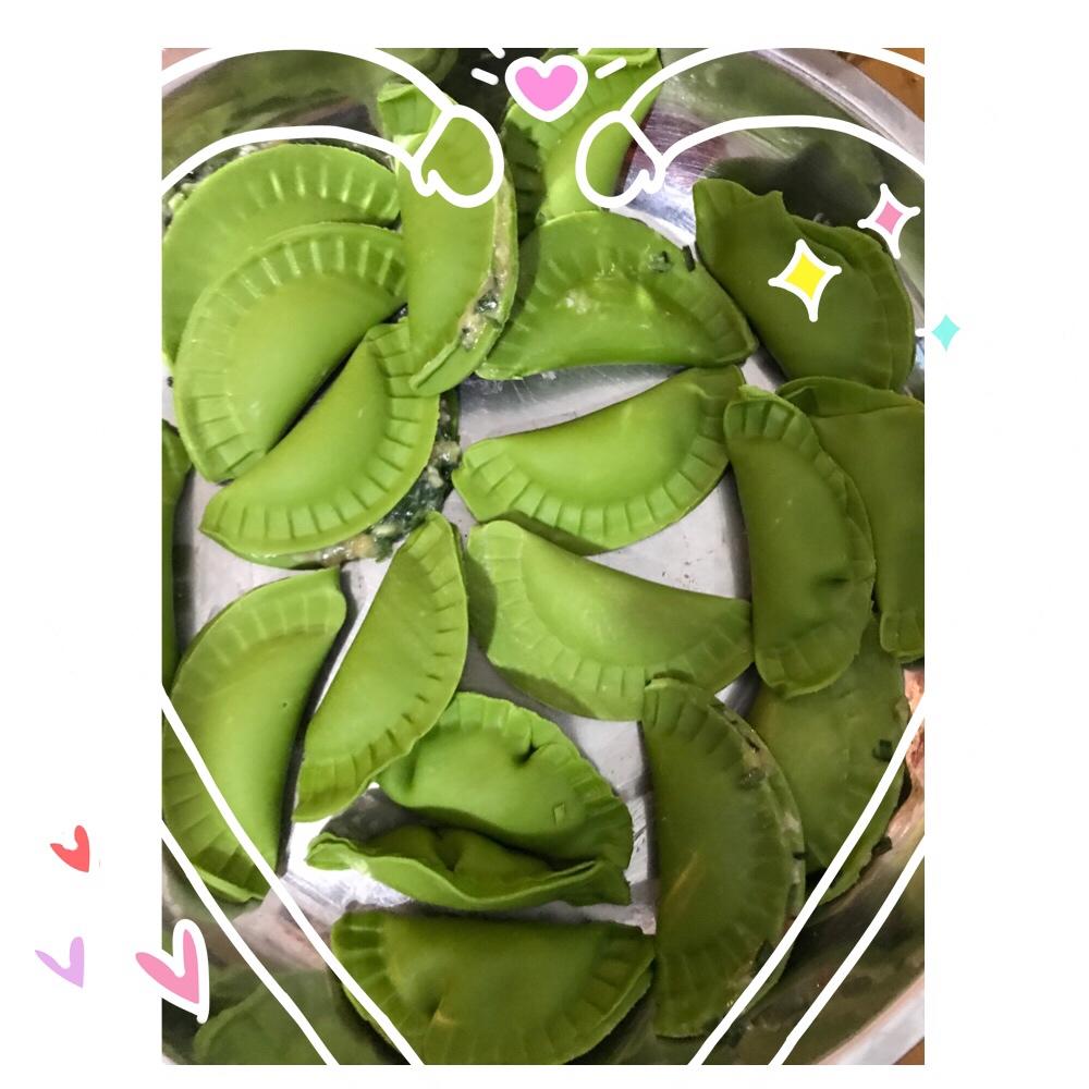 彩色饺子（蔬菜汁）