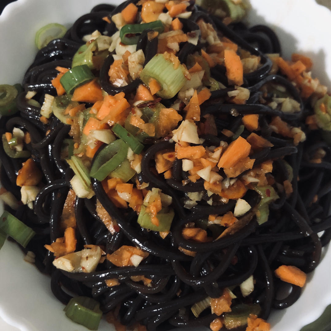 凉拌蕨根粉