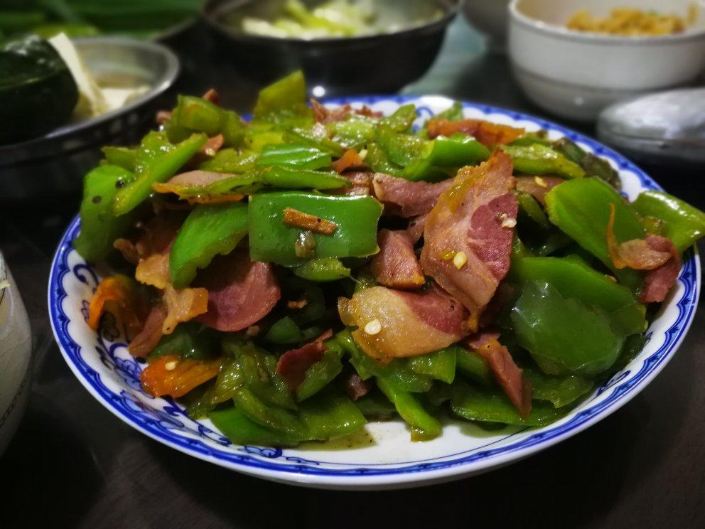 高宇dref做的云南家常菜青椒炒火腿