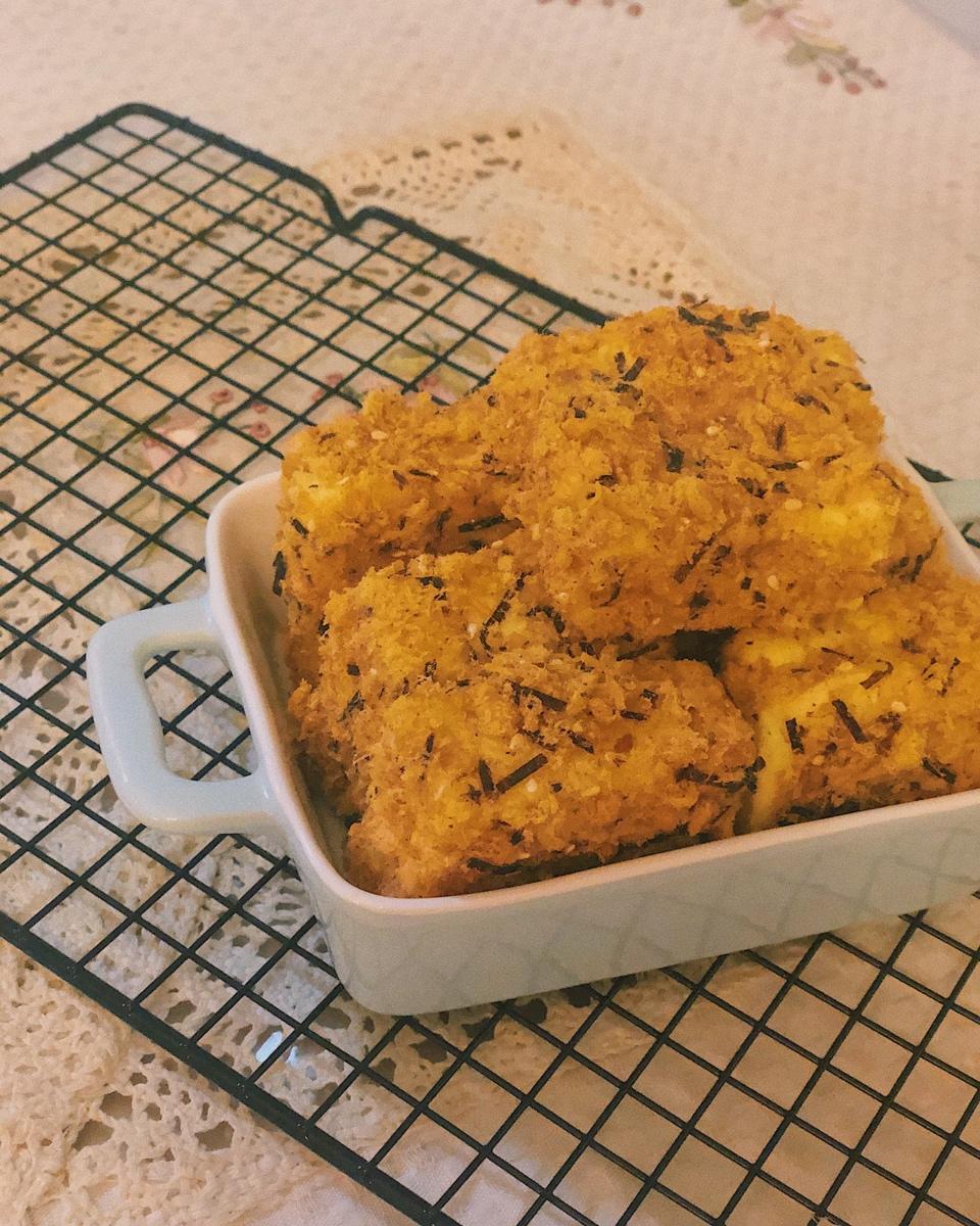 肉松小贝                 完胜鲍师傅