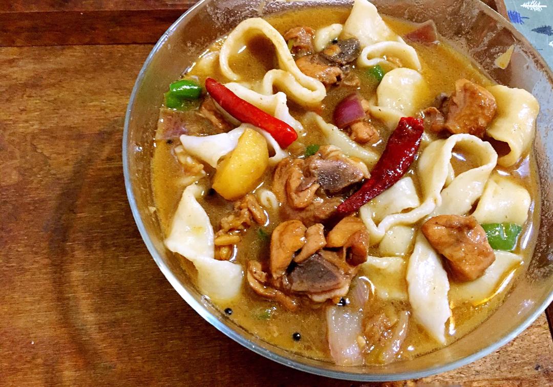 桃乐丝酱做的正宗新疆大盘鸡 裤带面