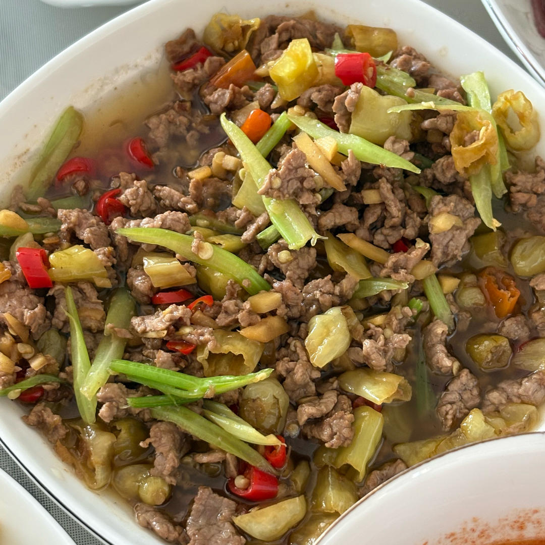 小炒黄牛肉，肉嫩味香！太好吃了简直是米饭杀手！