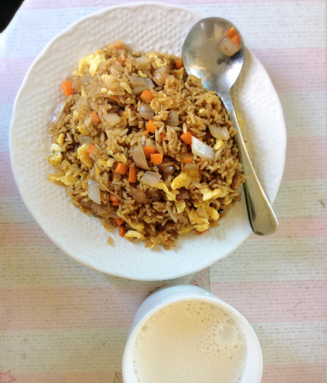 酱油炒饭(超级简单)