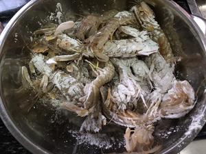 流口水之—椒盐皮皮虾的做法 步骤2