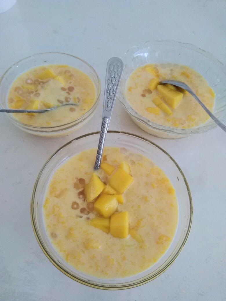 芒果奶昔（甜品）