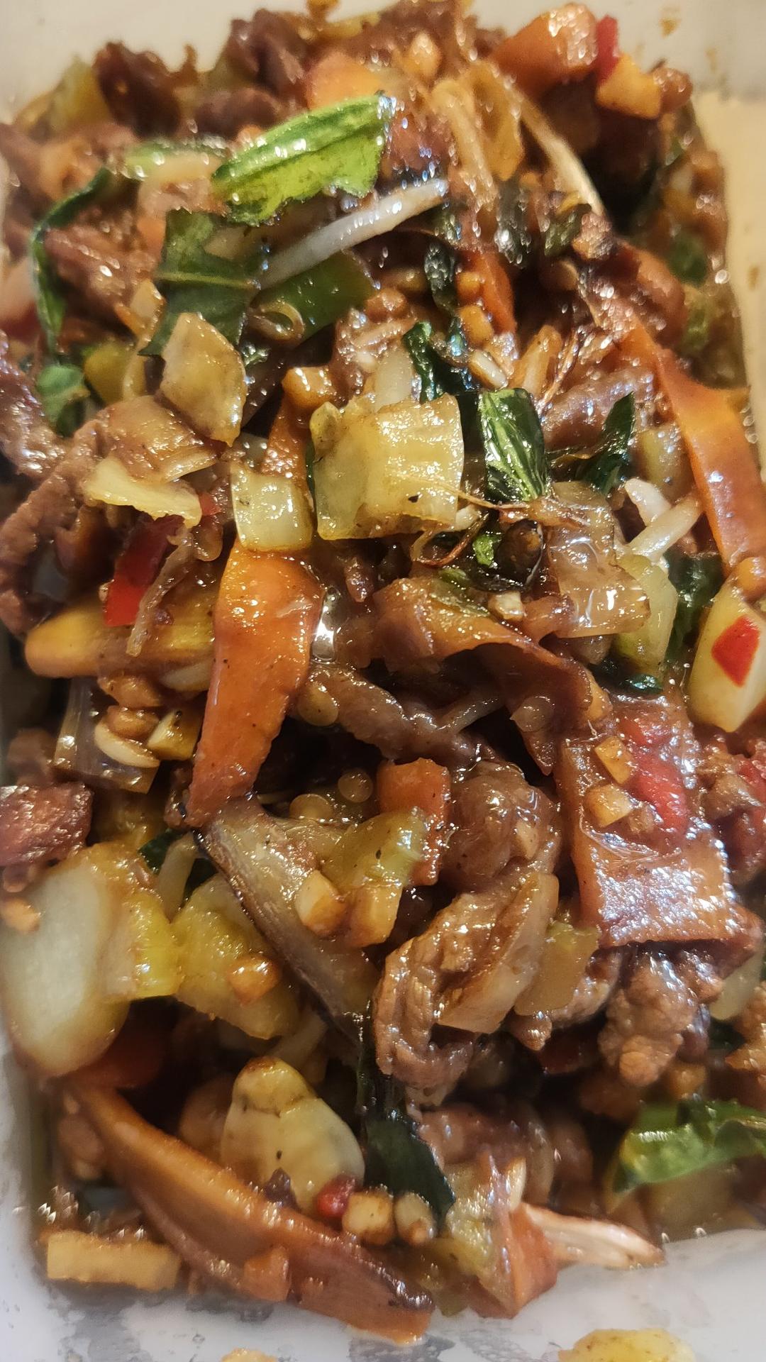 厨师长教你：“碎炒牛肉”的家常做法，开胃又下饭，先收藏起来