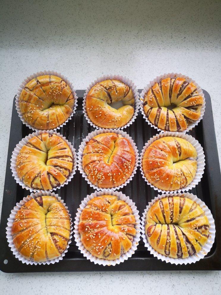 毛毛虫豆沙面包卷