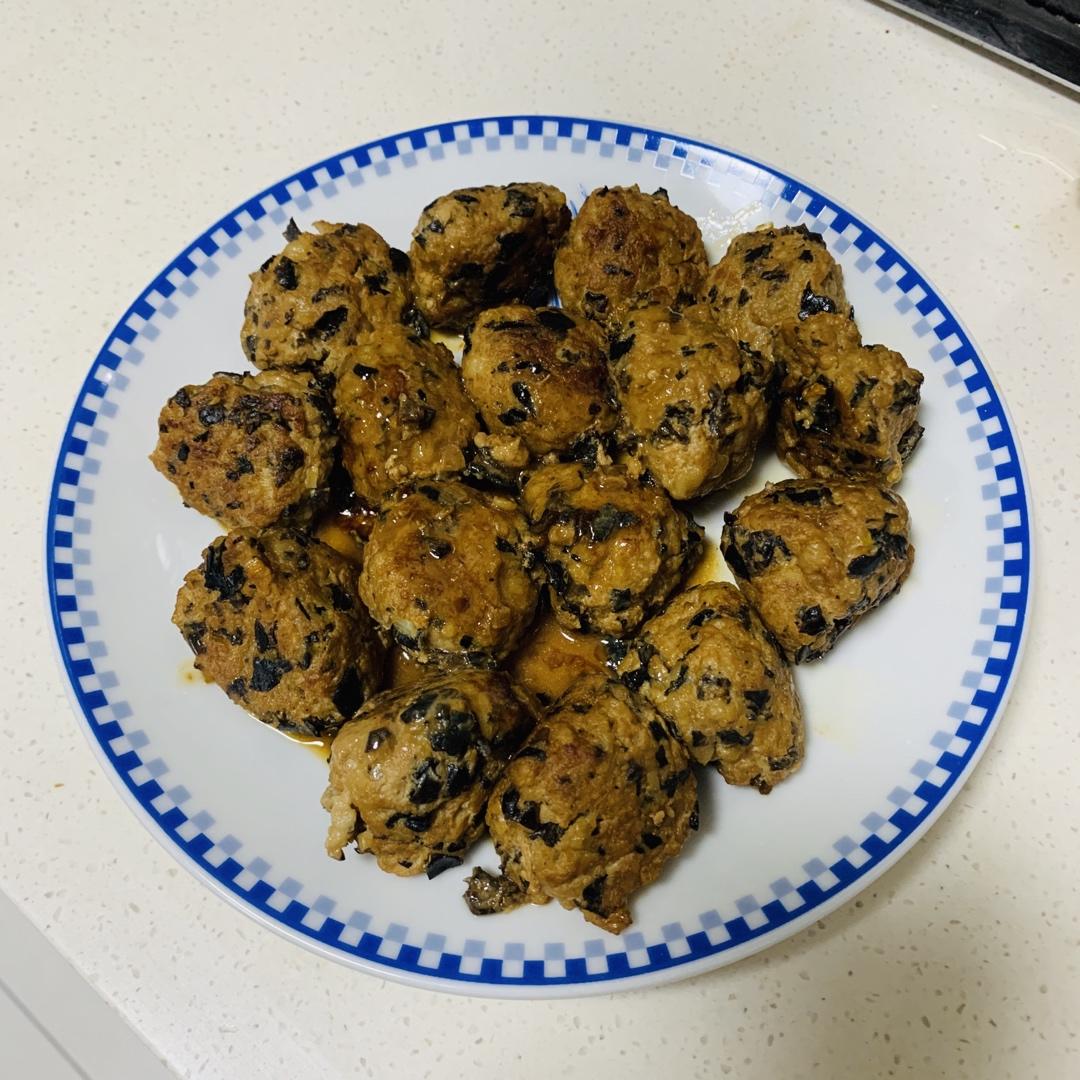 少油木耳肉丸子