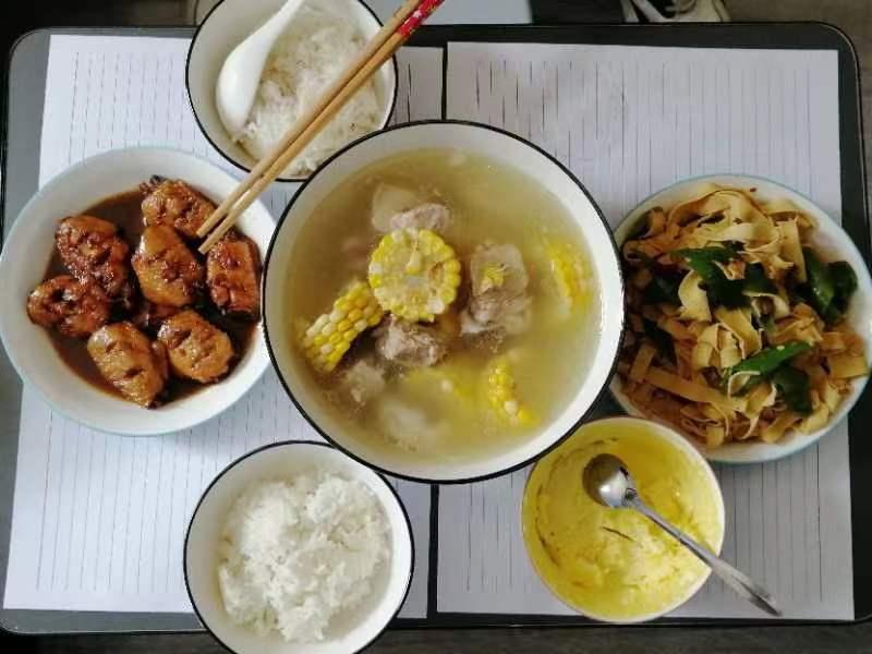 青椒豆腐皮炒肉丝