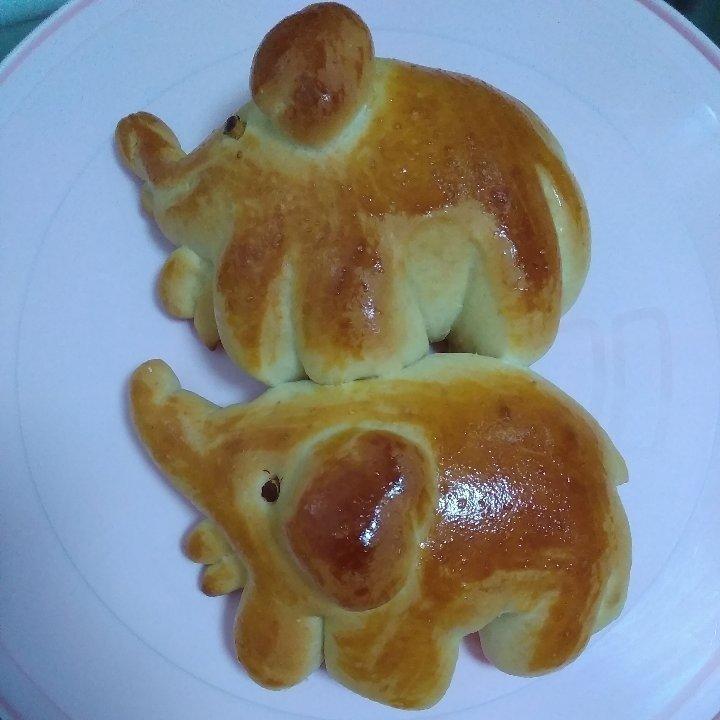 愿世界善待美好的你做的大象面包