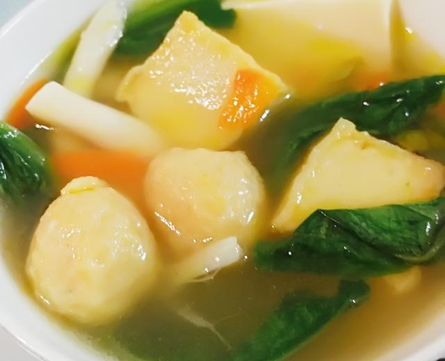 脆骨丸子蔬菜汤的做法