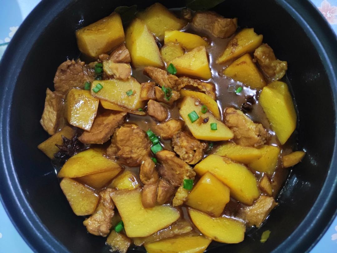 红烧肉炖土豆