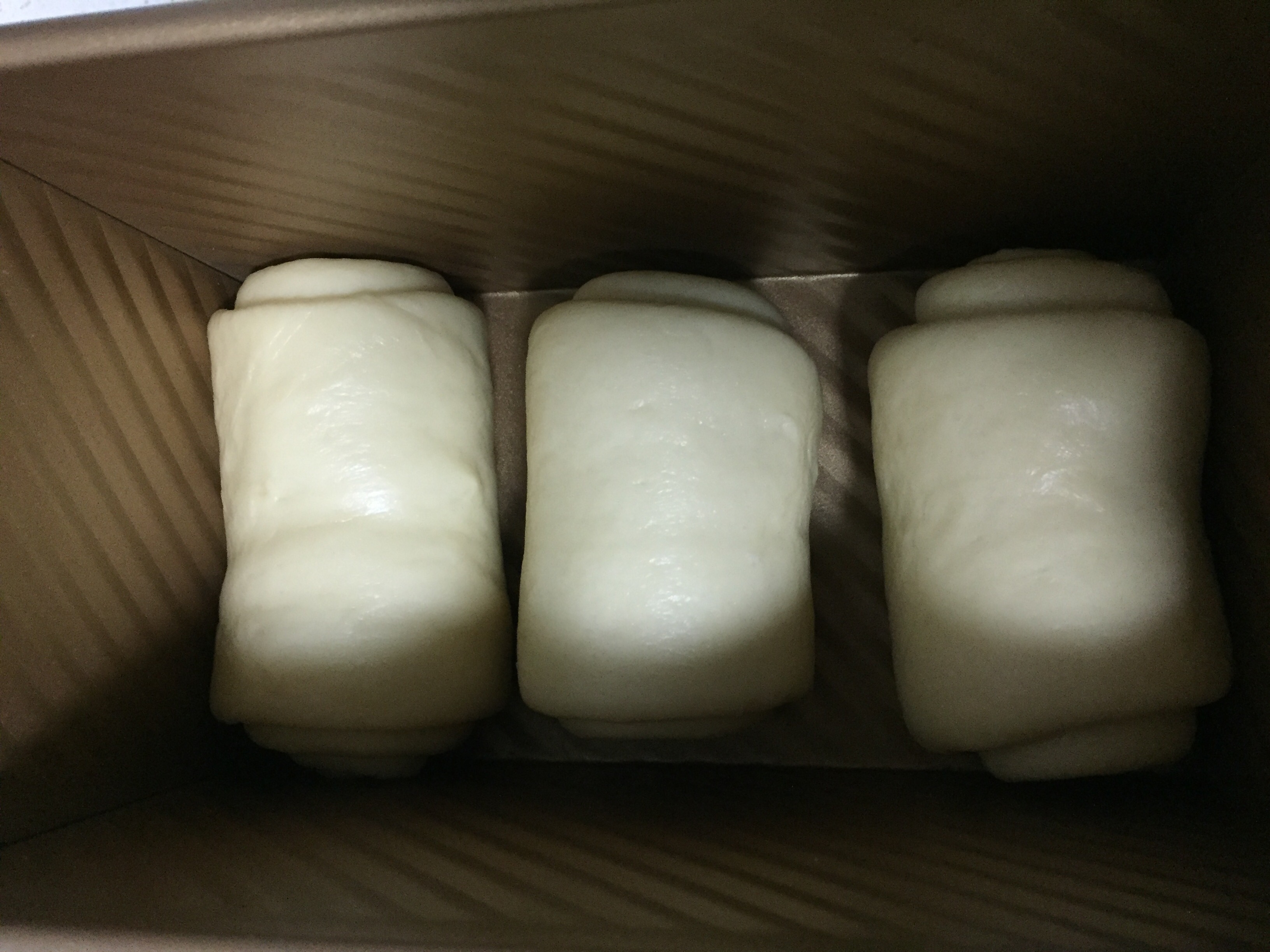 北海道牛奶吐司的做法 步骤10