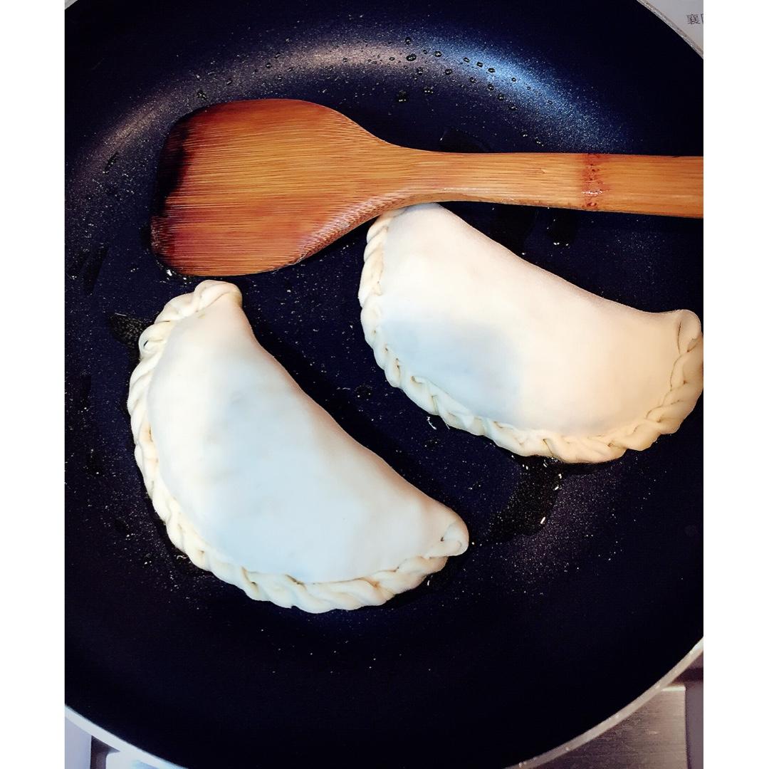 韭菜盒子 Chinese Leek and Egg Pasty