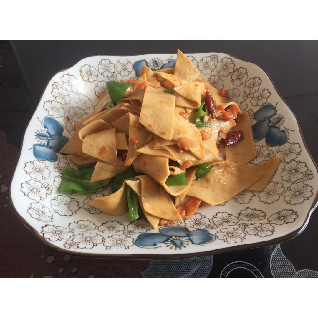 简易辣炒豆腐皮
