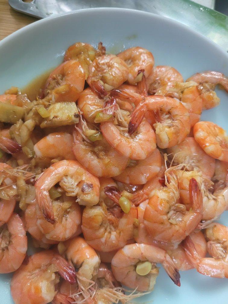 我就叫betty做的姜葱闷虾