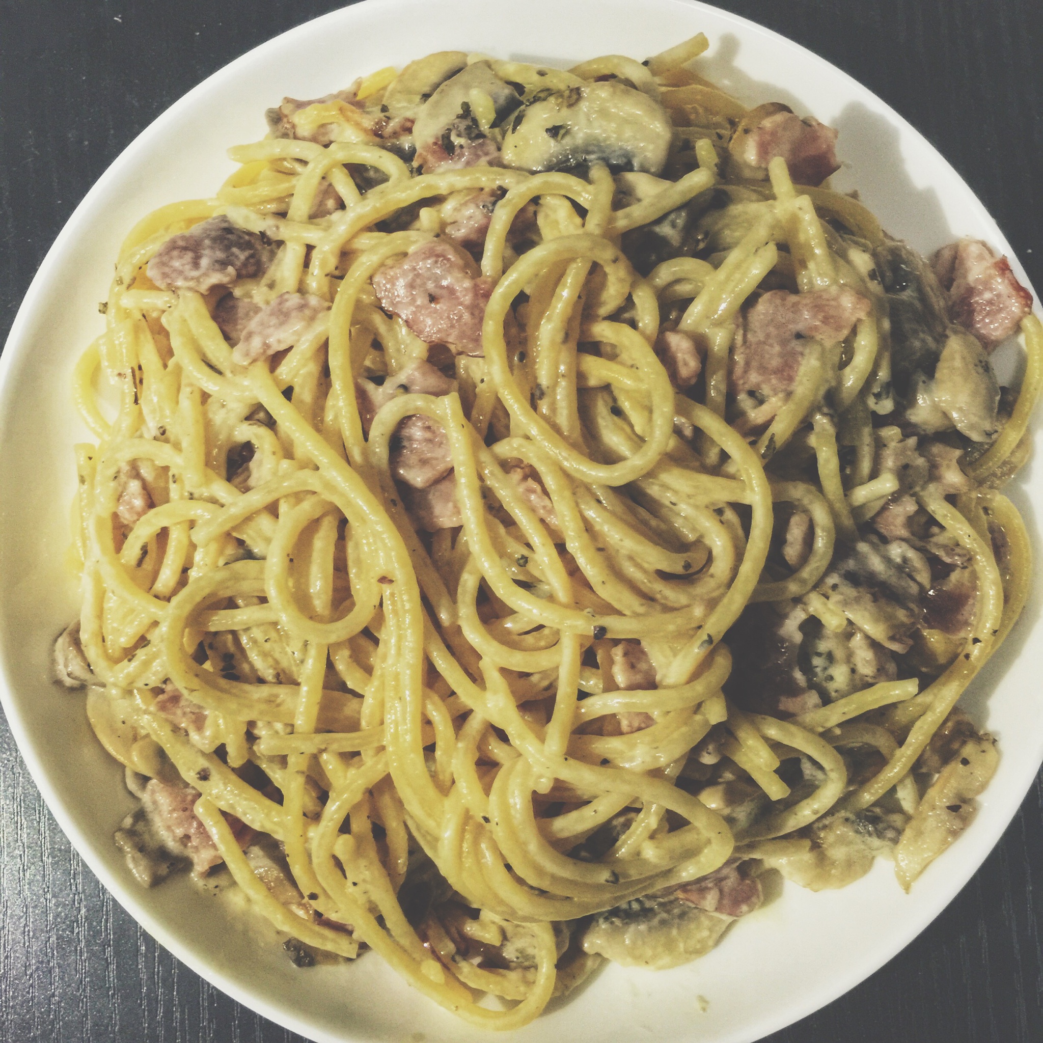 白汁蘑菇培根意粉
