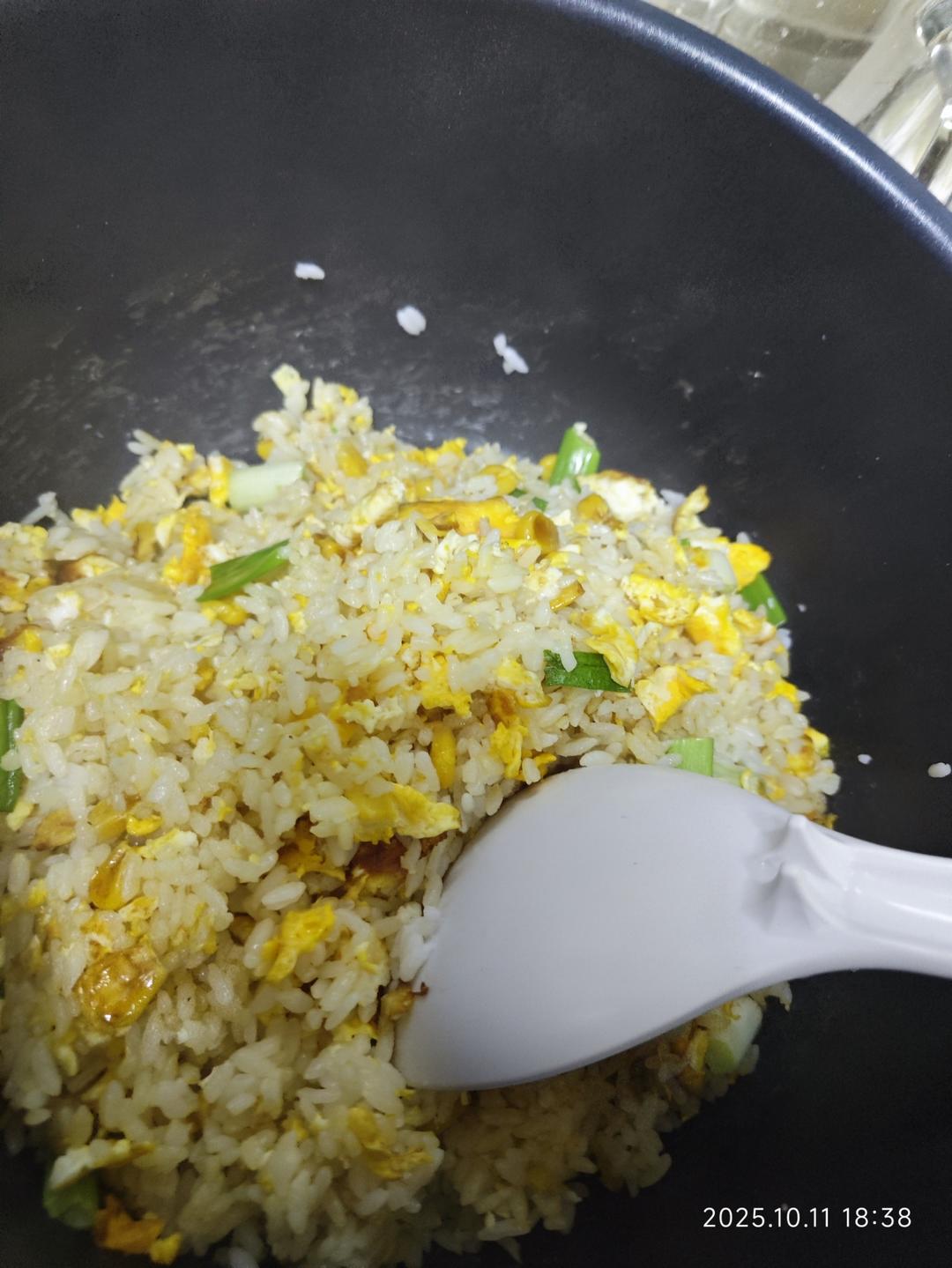 【一碗蛋炒饭】最最最简单的炒饭！！！