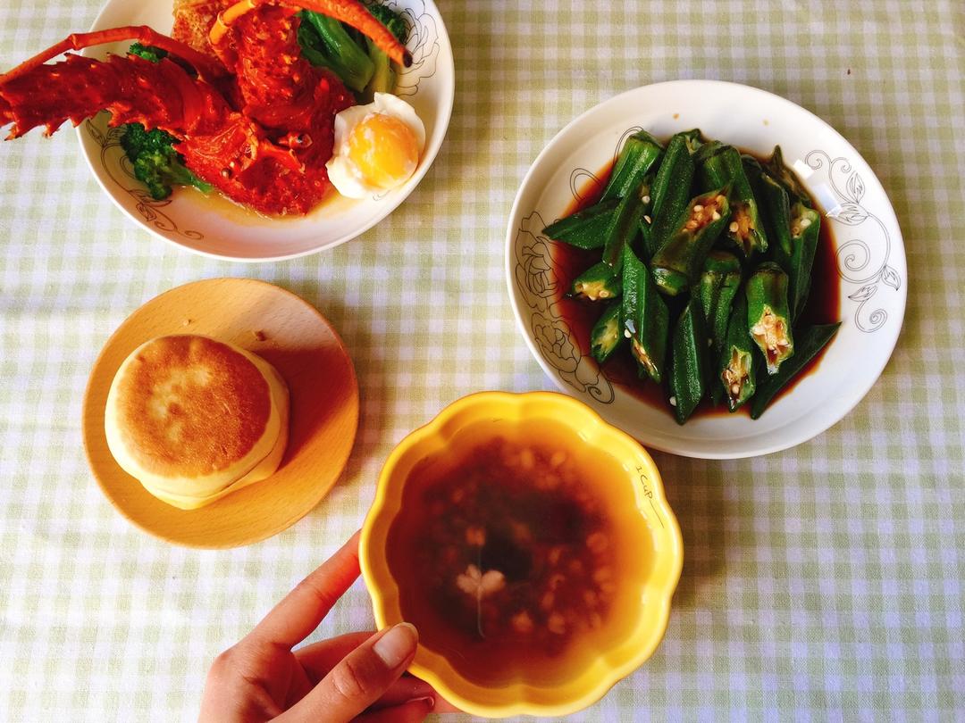 每天，叫醒我的是早餐