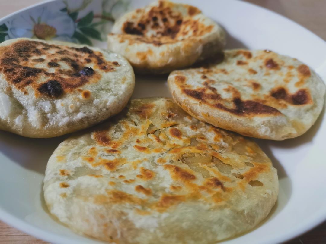 烫面酥皮流汁麻酱红糖饼