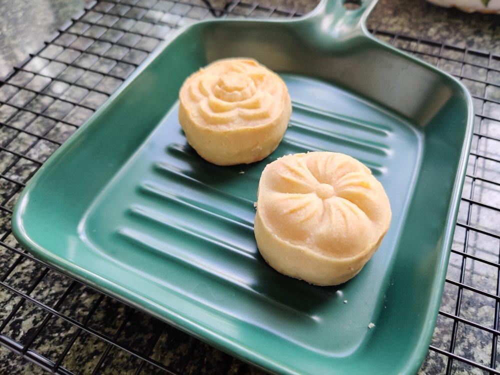 爆浆流心奶黄月饼-咸甜适中入口即化