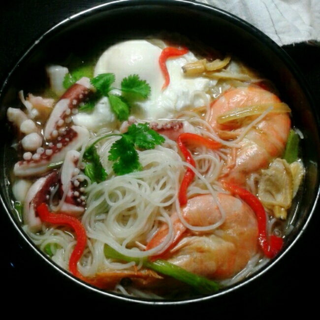 宝贝儿*做的海鲜米粉汤