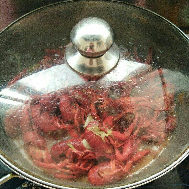不放火锅底料的麻辣十三香小龙虾（附洗虾去虾线剥虾视频）