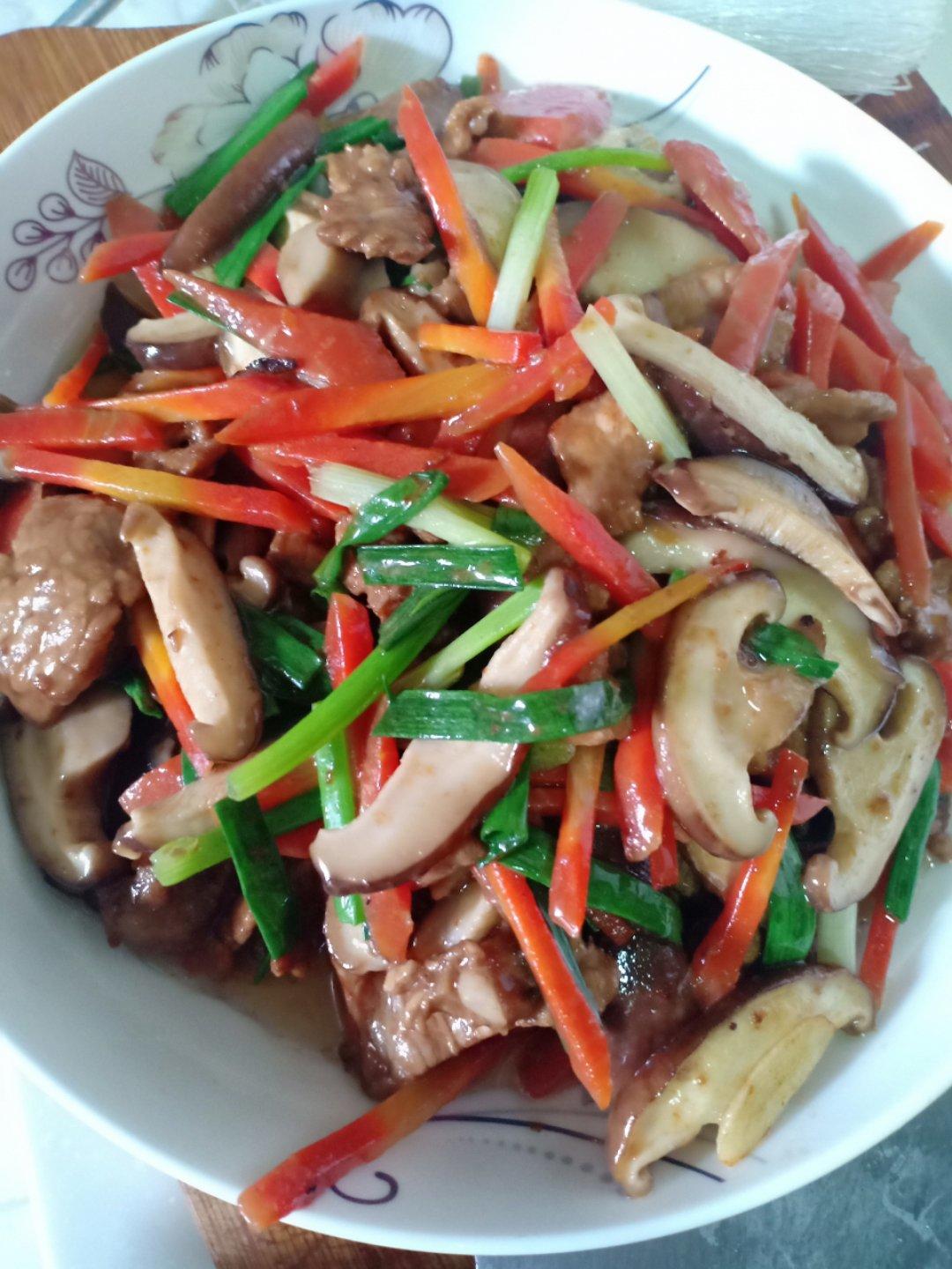 肉炒香菇胡萝卜