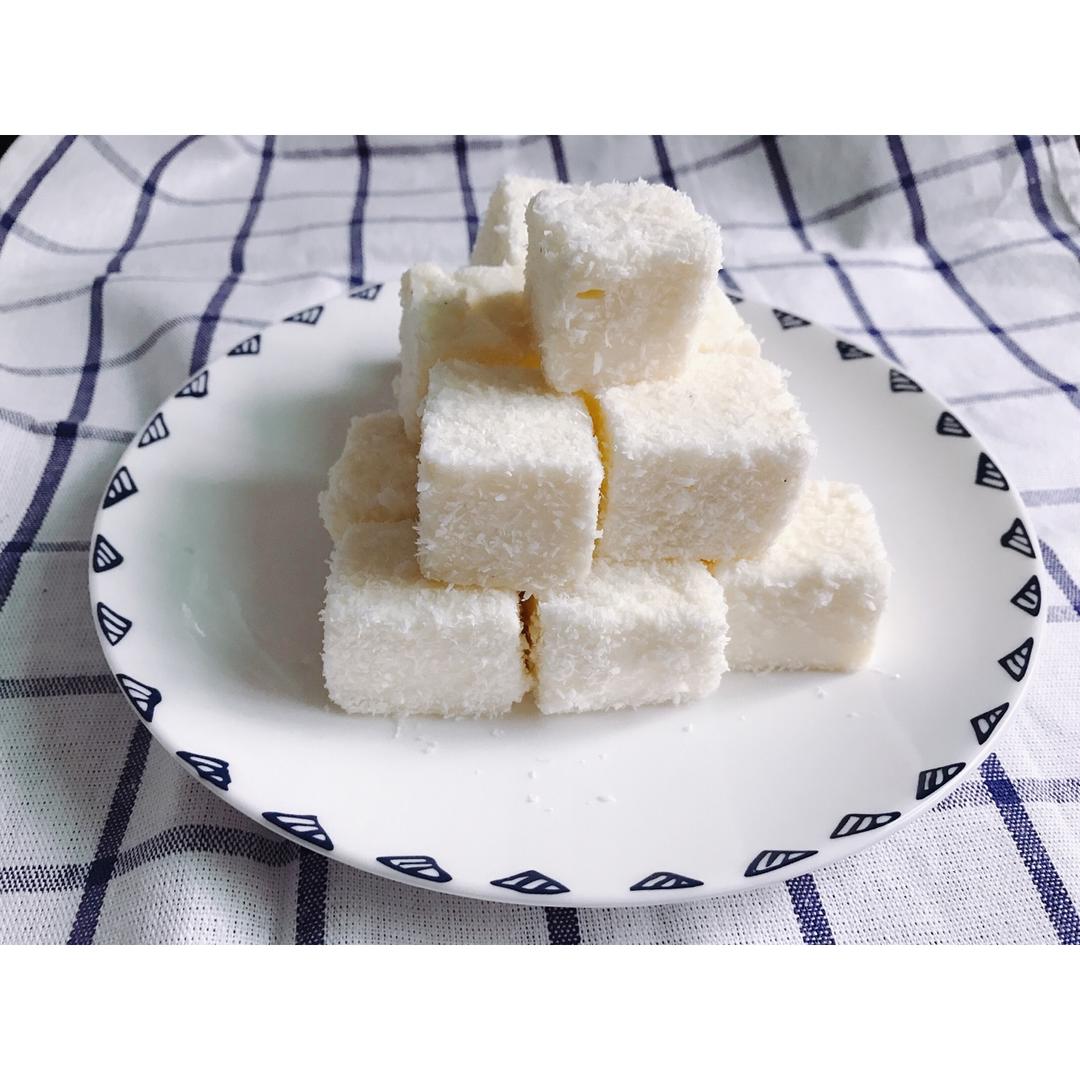 椰丝牛奶小方糕