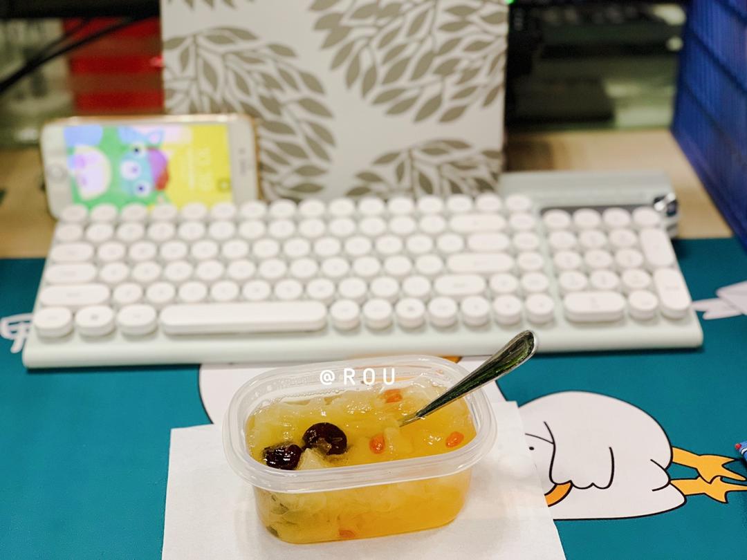 （必出胶）银耳红枣莲子之隔水炖