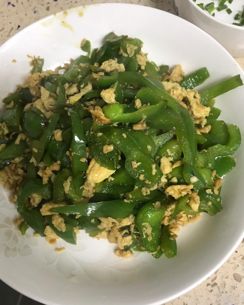 厨师长教你：“青椒炒鸡蛋”的家常做法 ,非常下饭