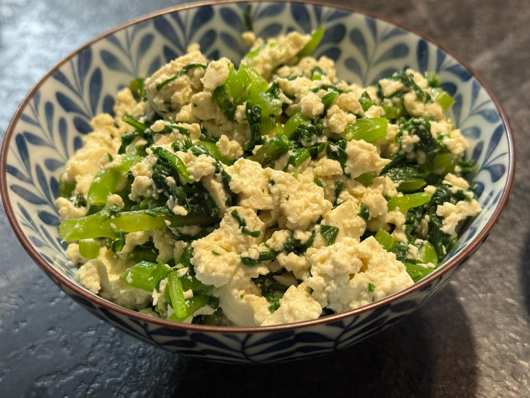 白吃不腻的家常菜-茼蒿拌豆腐