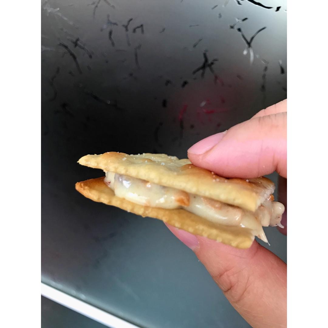 牛轧糖夹心苏打饼干