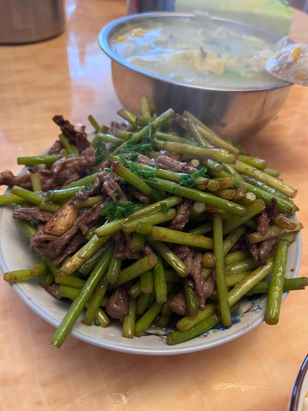 简单易做的下饭菜－蒜苔炒肉