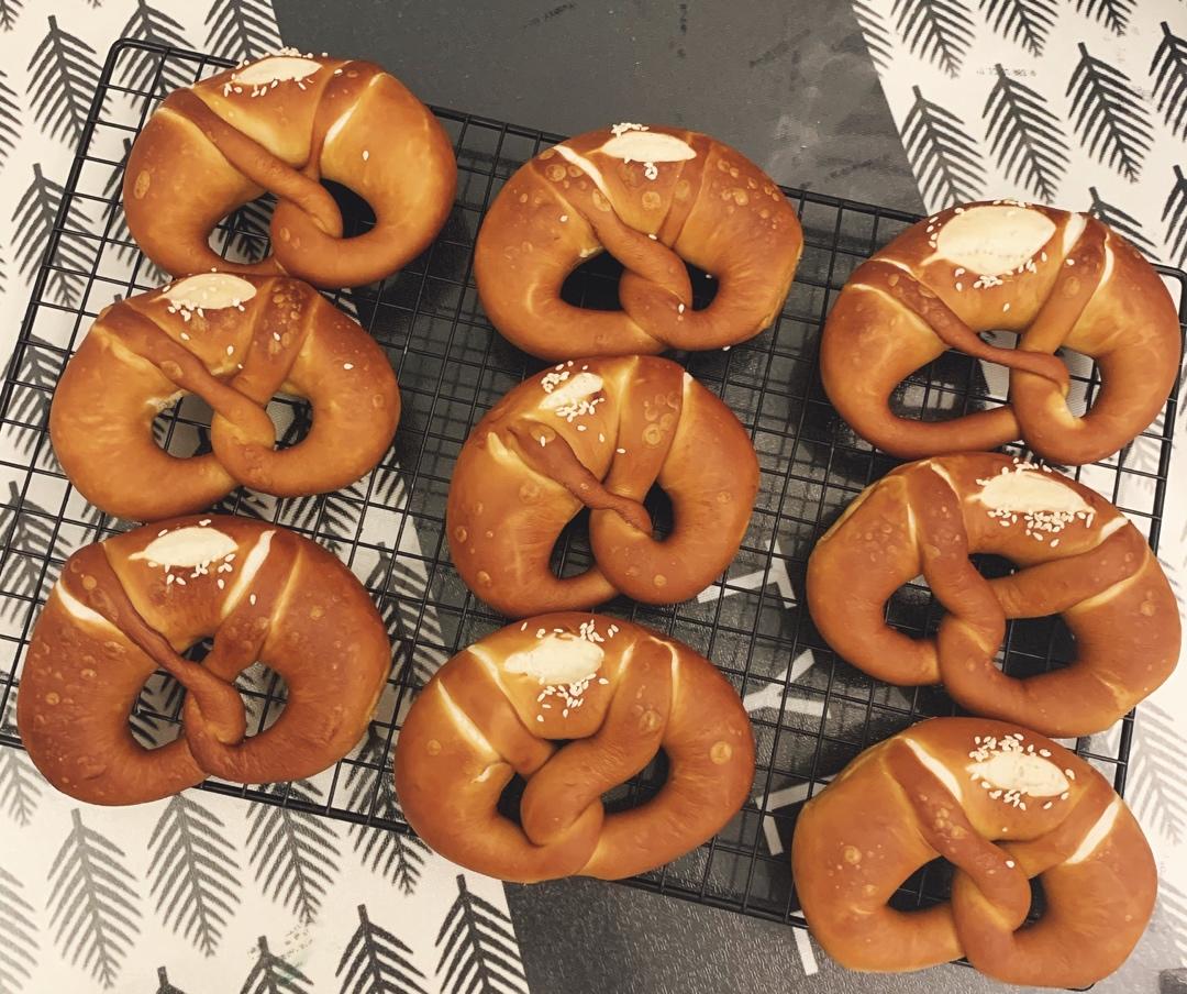 堂妈小厨——碱水面包