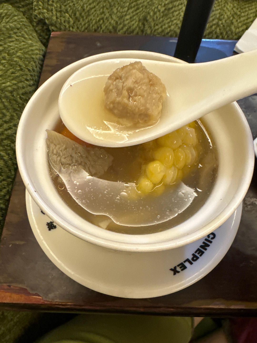 胡萝卜玉米肉丸汤