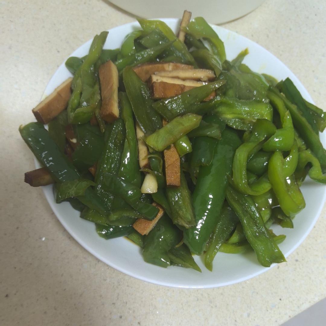 青椒炒香干（小朋友最爱吃版本）