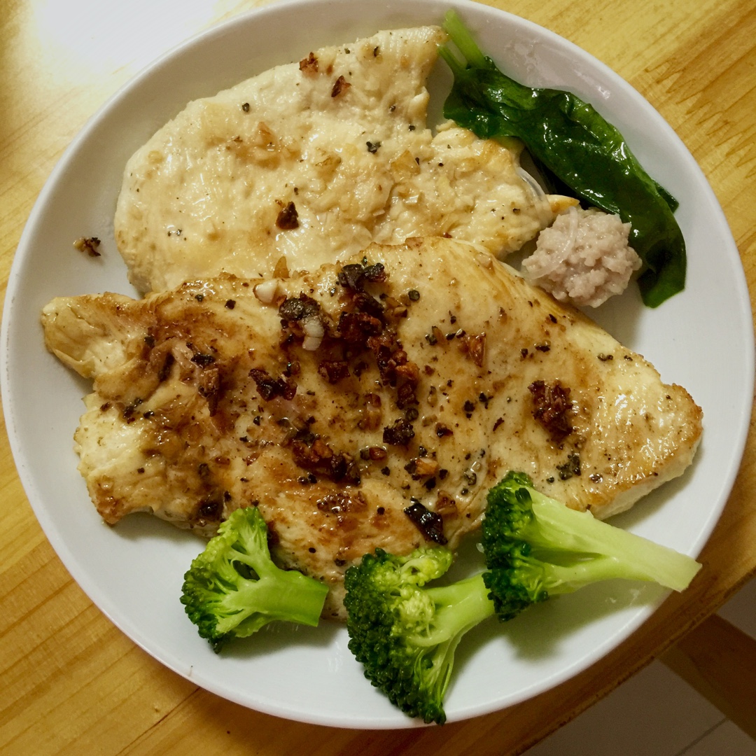 酷炫屌炸天好吃的煎鸡胸肉（香蒜蜂蜜煎鸡胸肉）