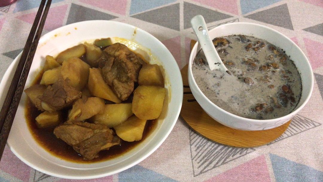 【电饭煲土豆焖排骨】