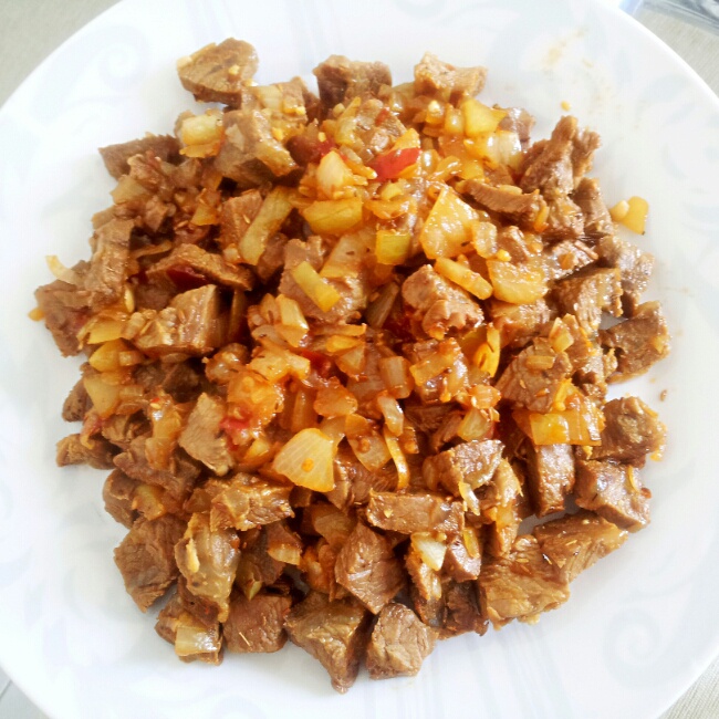 孜然洋葱炒牛肉粒