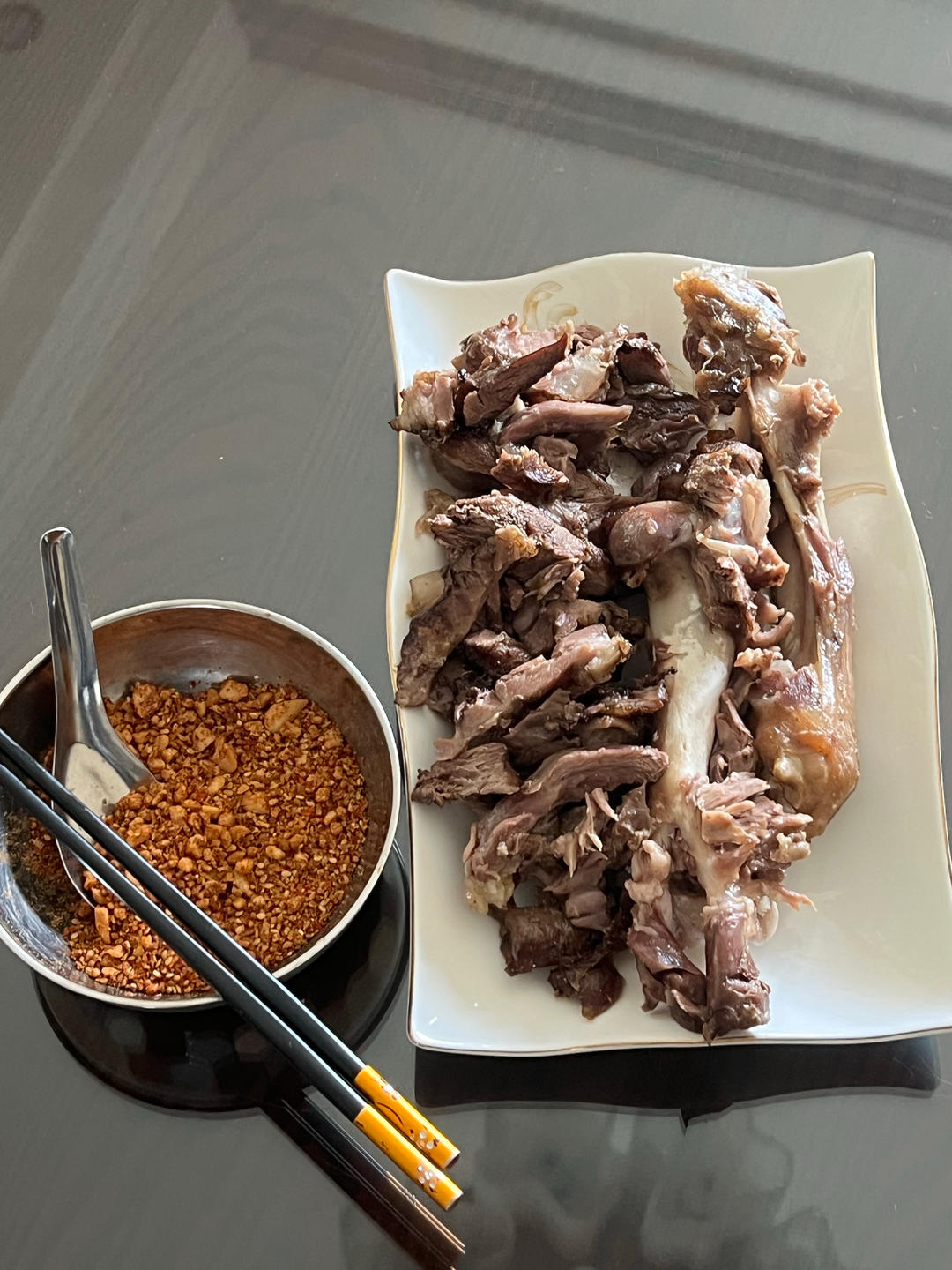 家庭版超嫩多汁的烤羊腿肉