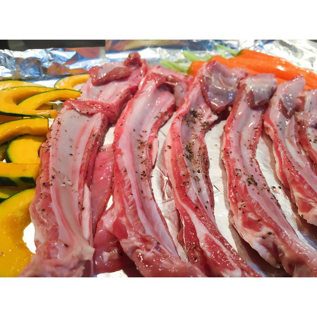 孜然羊排烤土豆