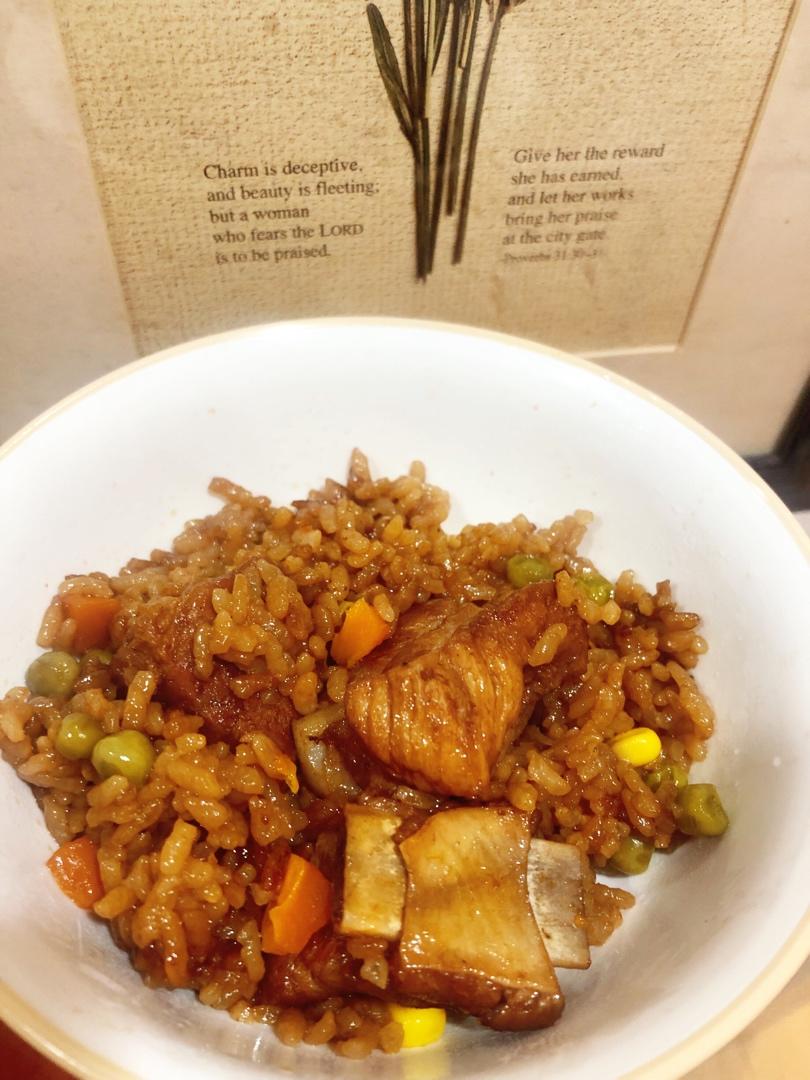 【排骨焖饭】