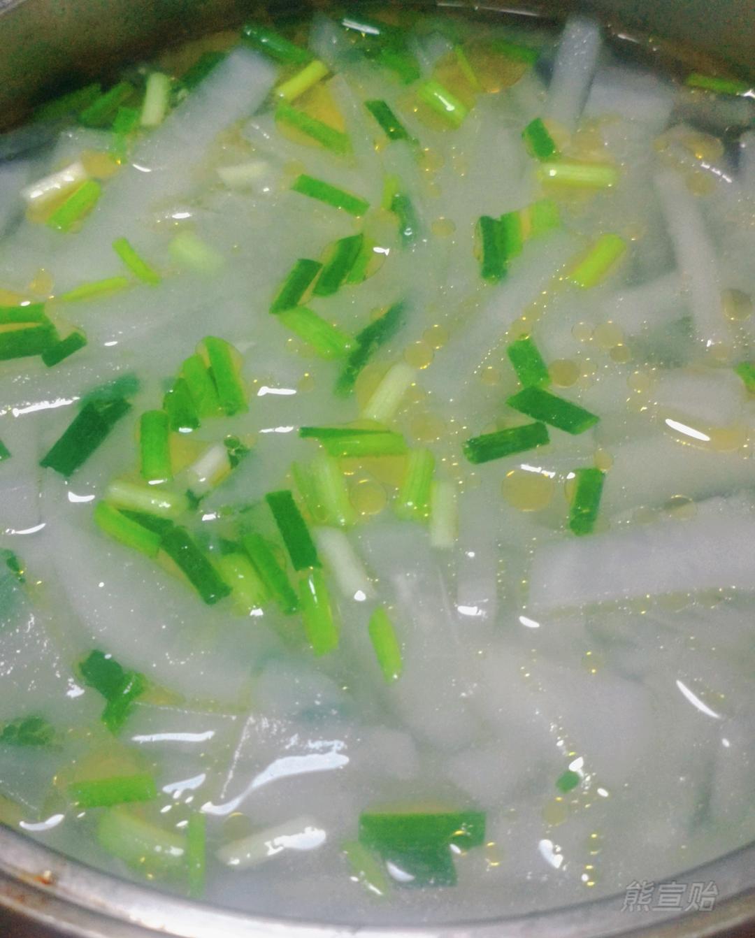 加点盐就能完成的美味（萝卜丝汤）