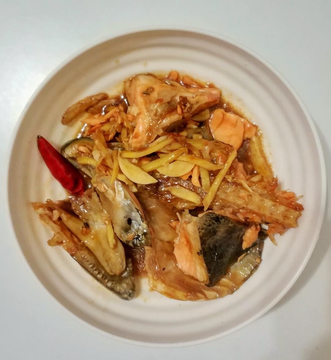 这么做《中餐厅》里的砂锅鱼头煲，超简单！