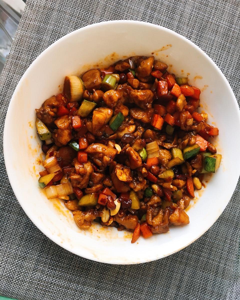 厨师长教你: “宫保鸡丁”的川味正宗做法, 一看就有食欲, 收藏了
