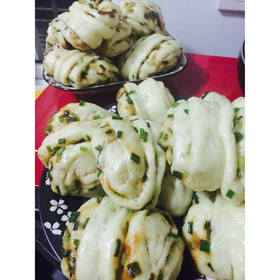 最好吃的火腿葱香花卷—附让葱不变黄的小窍门