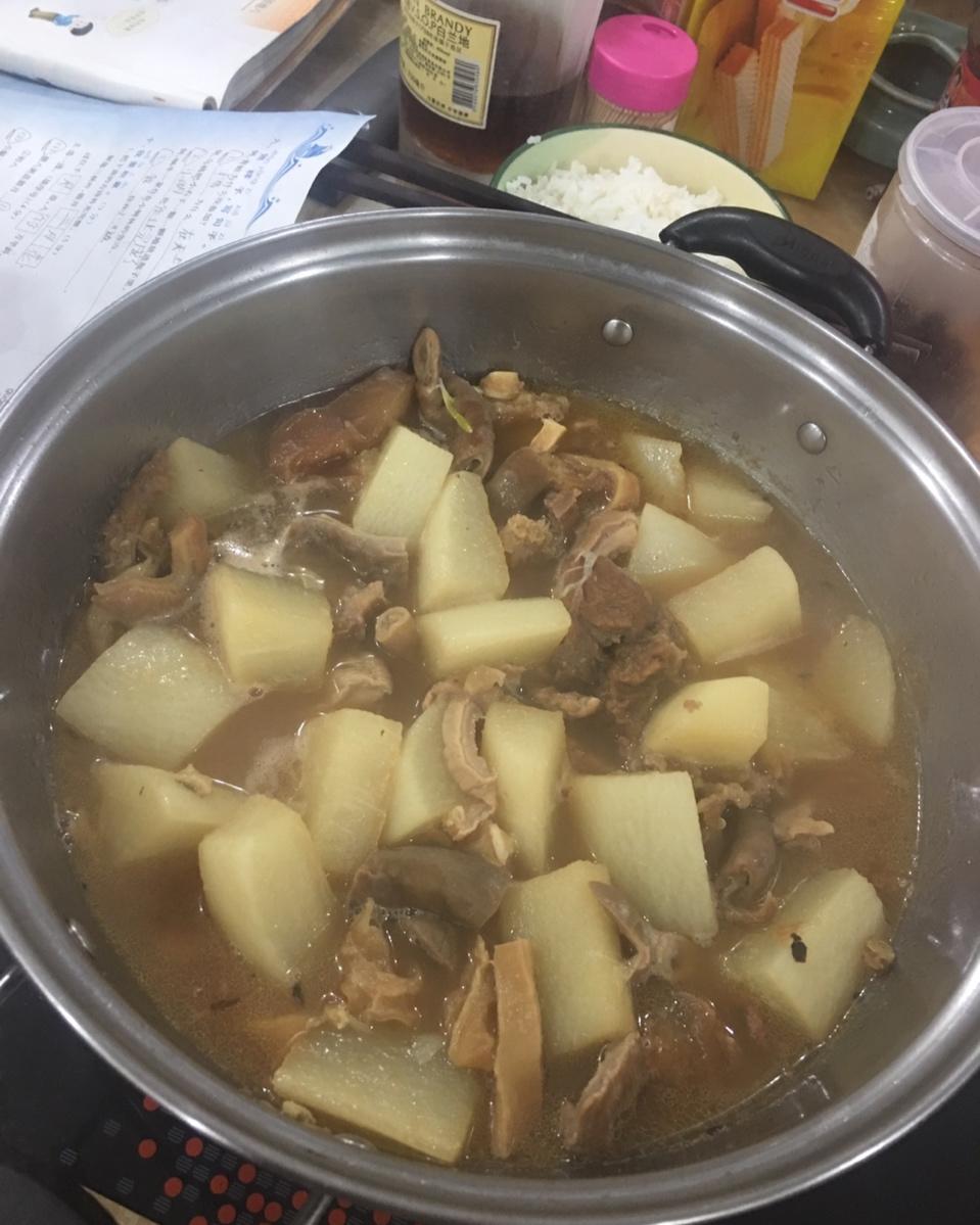 牛腩萝卜火锅