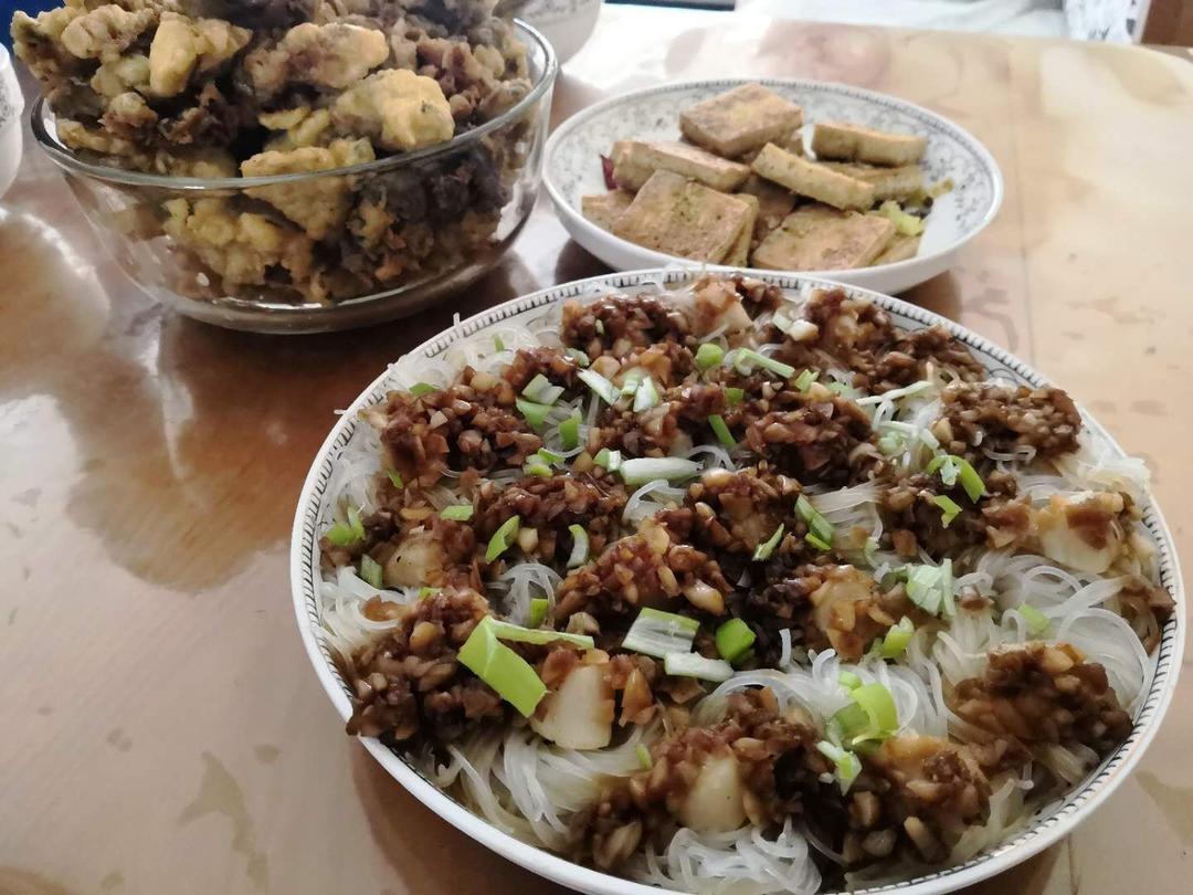 蒜蓉粉丝蒸扇贝