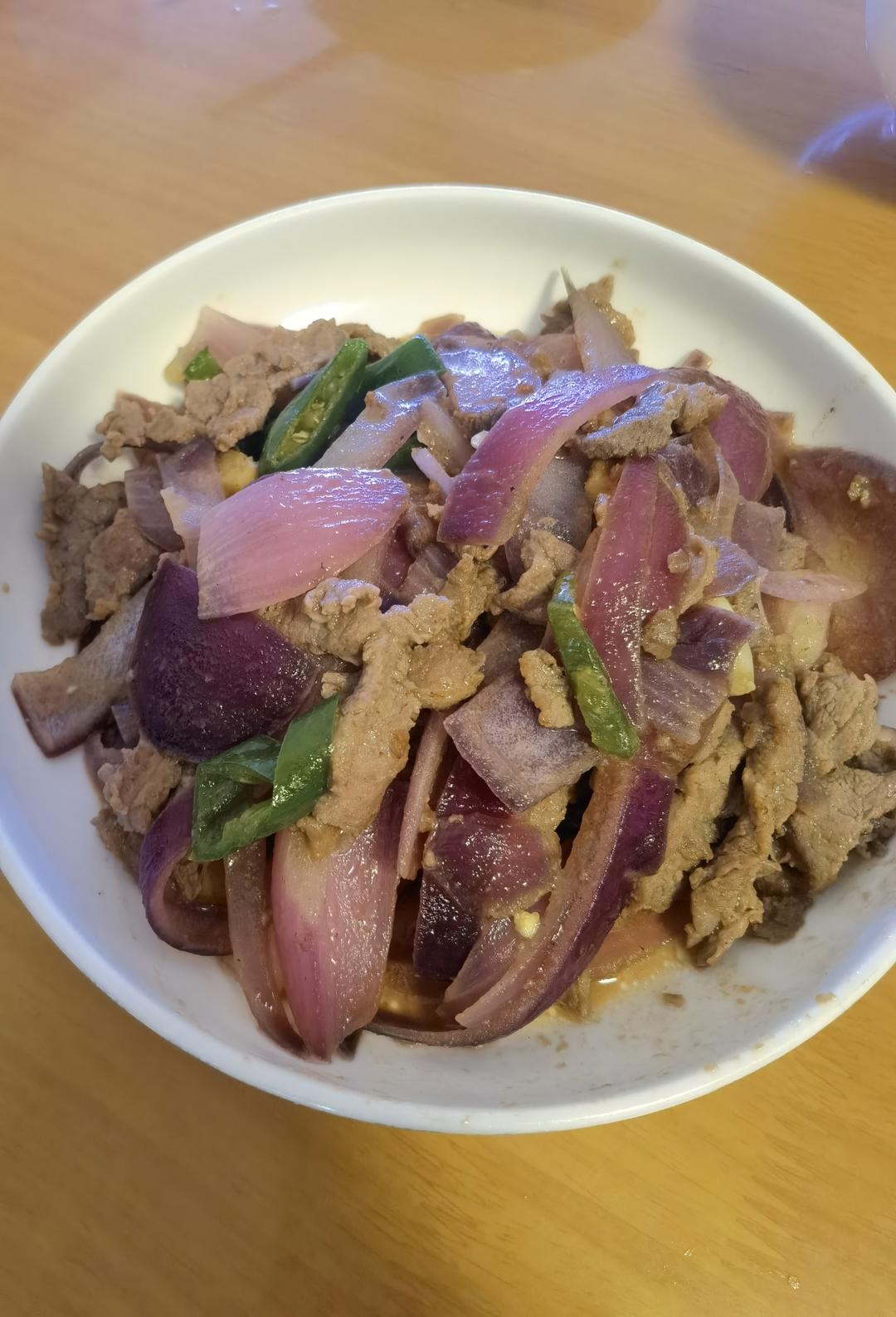 老少皆宜的一道“青椒洋葱爆炒牛肉”